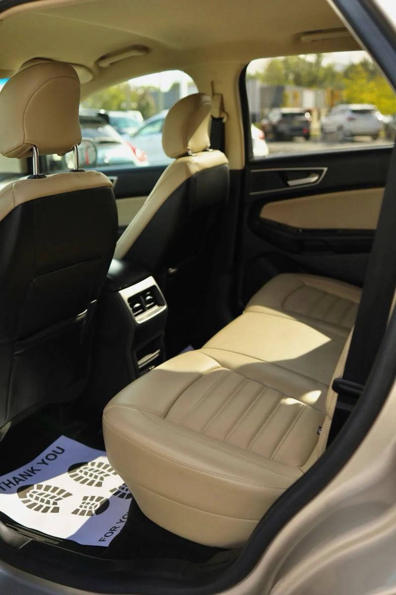 Used 2017 Ford Edge SEL w/ Equipment Group 201A AWD/4WD image 34