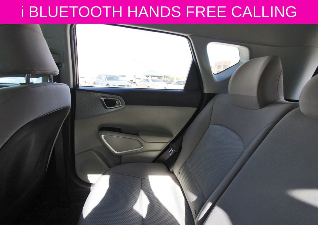 Used 2023 Kia Soul LX w/ LX Technology Package image 12