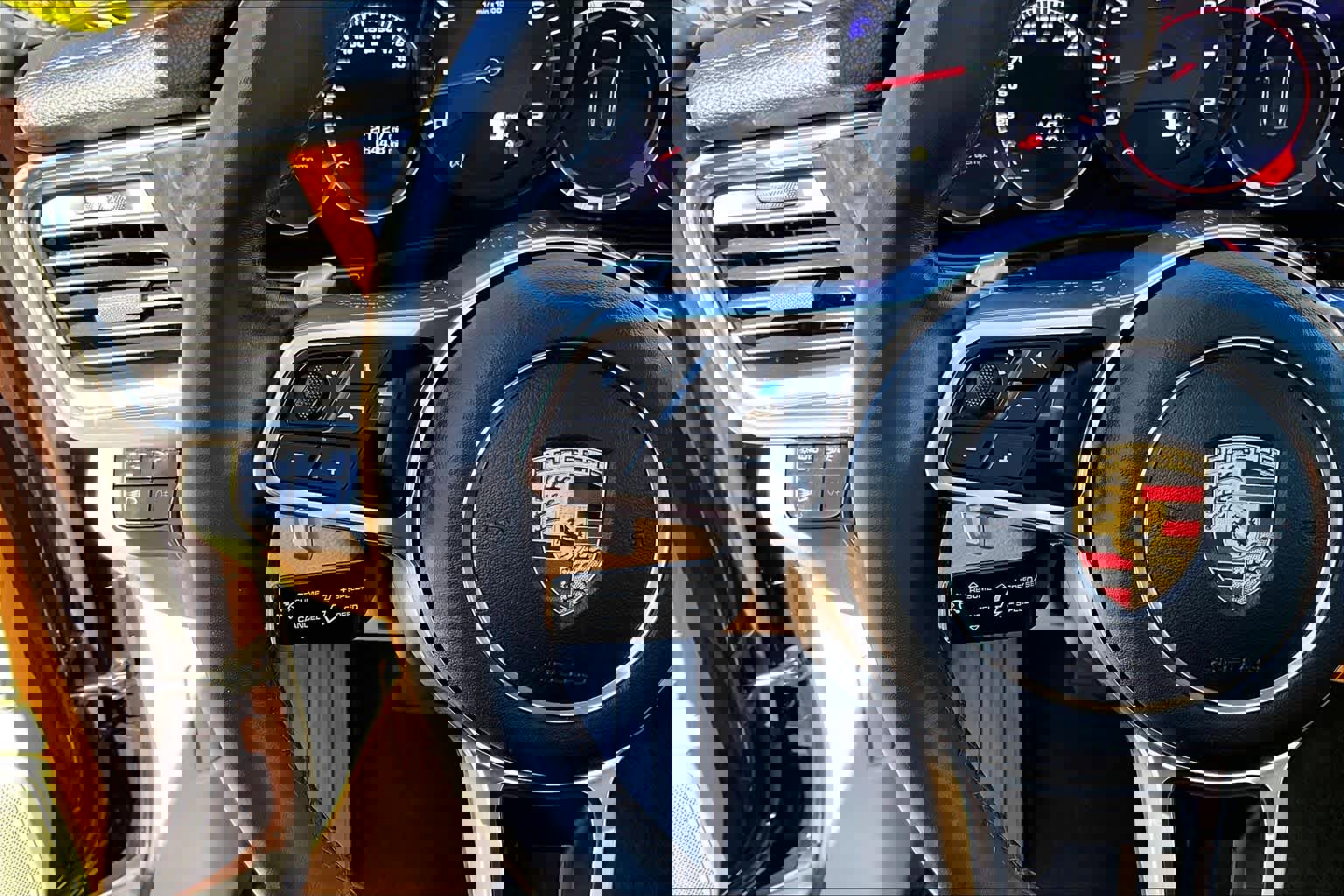 Used 2018 Porsche Panamera image 22