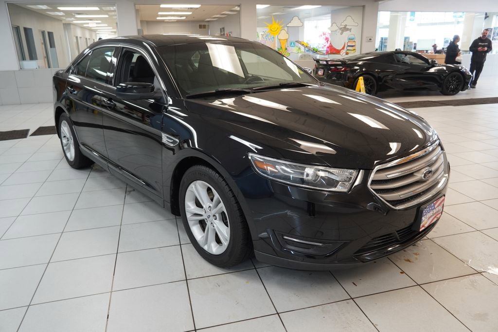 Used 2016 Ford Taurus SEL image 14