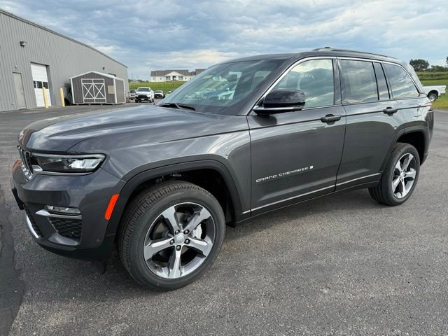 New 2025 Jeep Grand Cherokee Limited w/ Luxury Tech Group II image 1