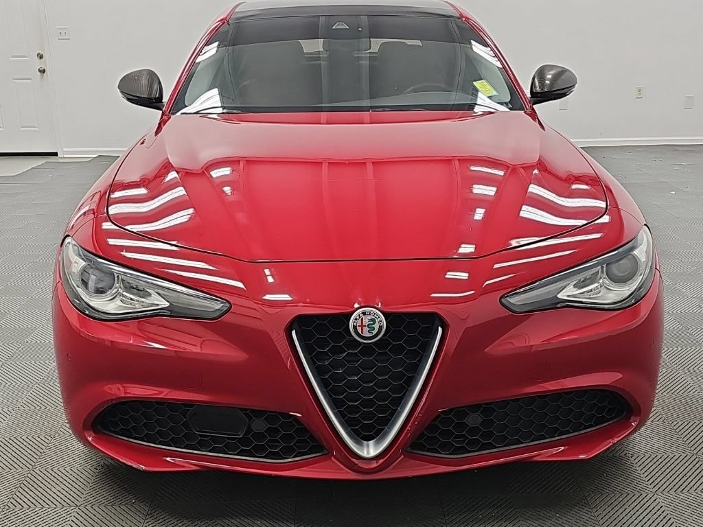 Used 2018 Alfa Romeo Giulia Ti w/ TI Performance Package RWD image 4