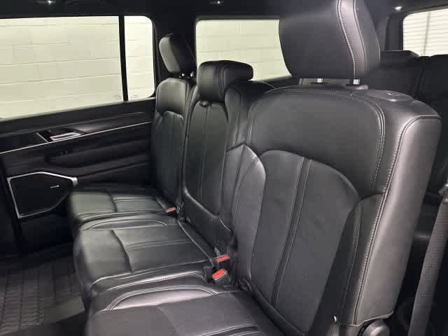 Used 2024 Jeep Wagoneer L Series II w/ Flexible Seating Group RWD image 14