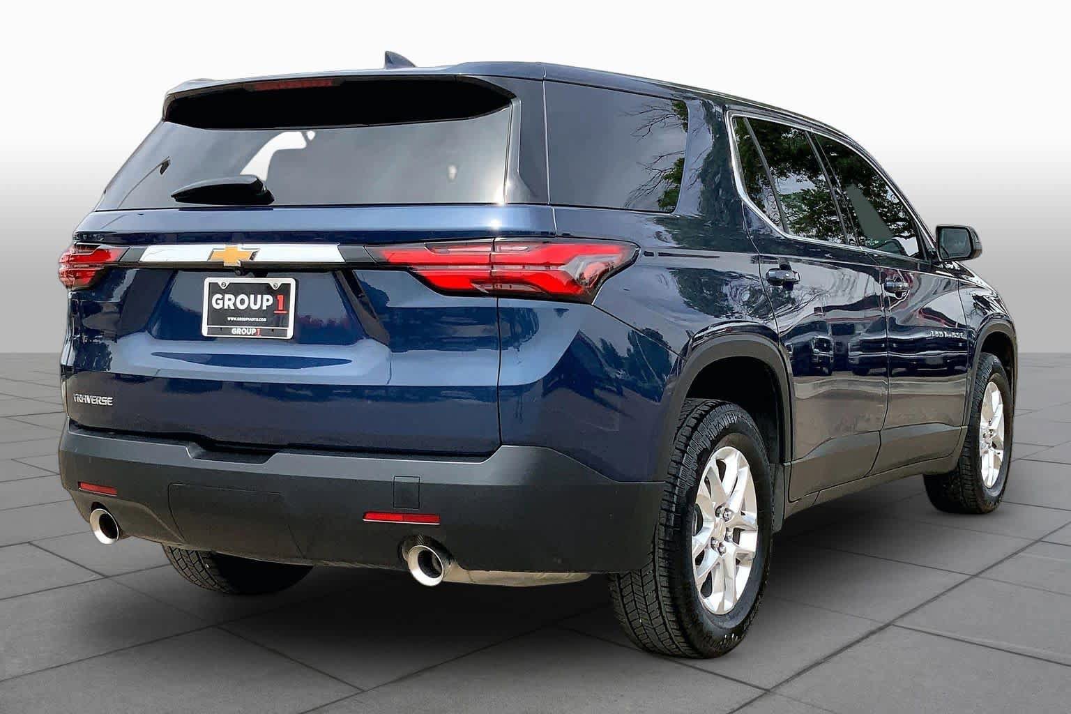 Used 2023 Chevrolet Traverse LS FWD image 12