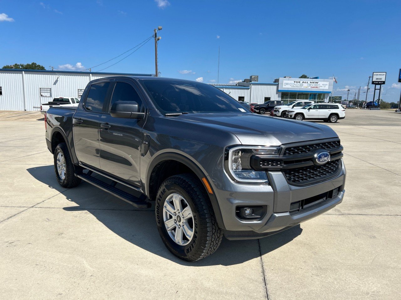 Used 2025 Ford Ranger XL RWD image 2