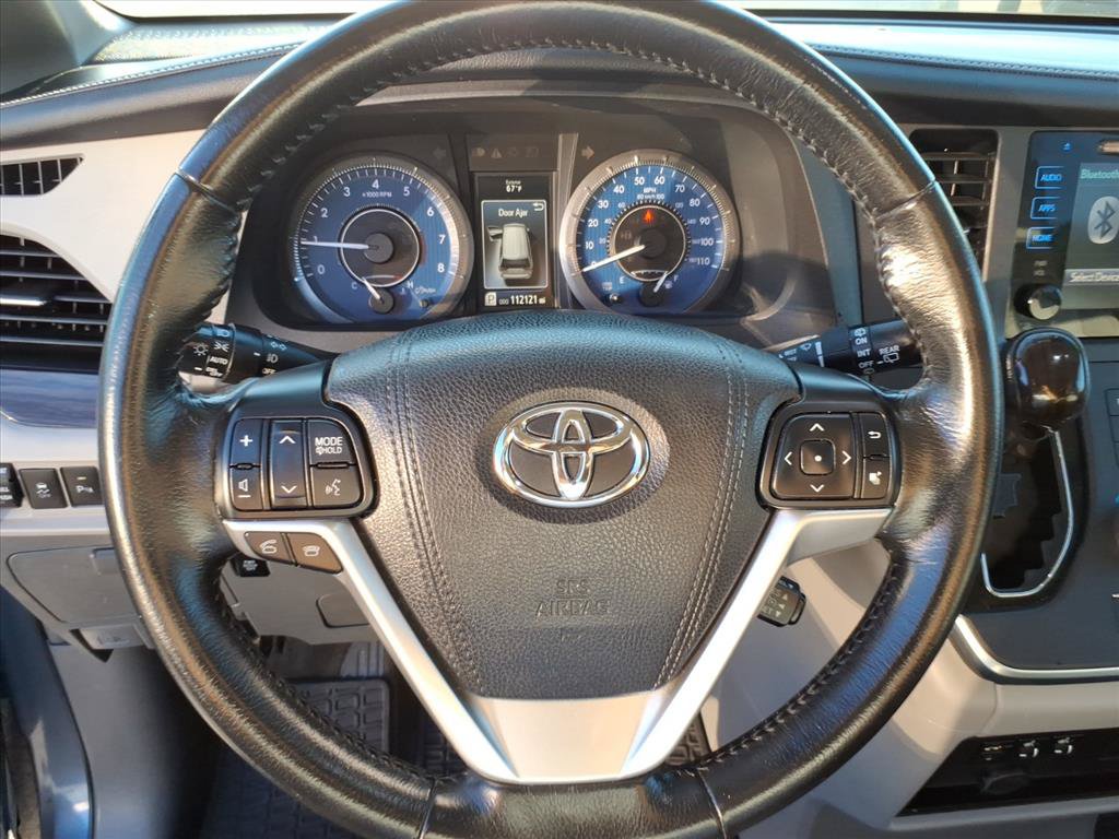 Used 2015 Toyota Sienna XLE w/ XLE Navigation Package FWD image 29