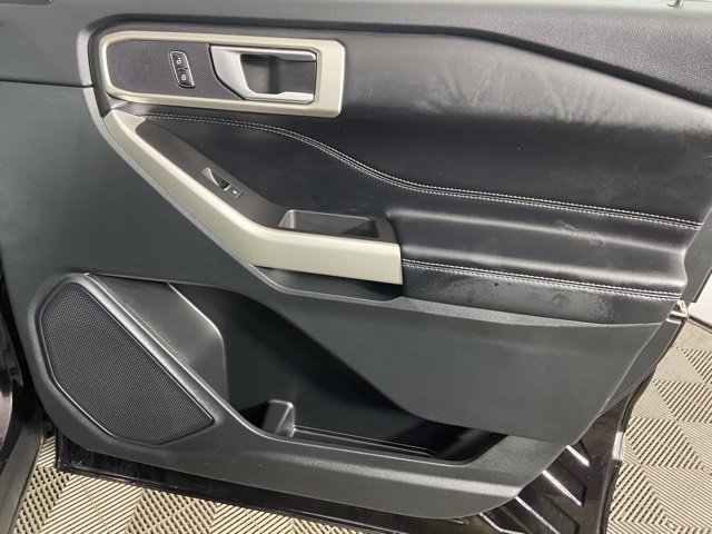 Used 2023 Ford Explorer XLT w/ Equipment Group 202A image 9