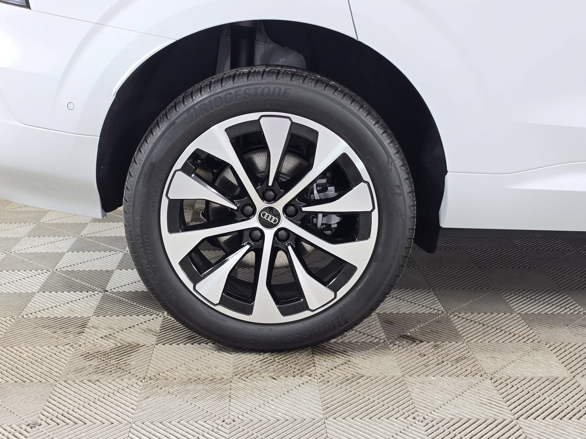 New 2026 Audi Q3 quattro 2.0T AWD/4WD image 9