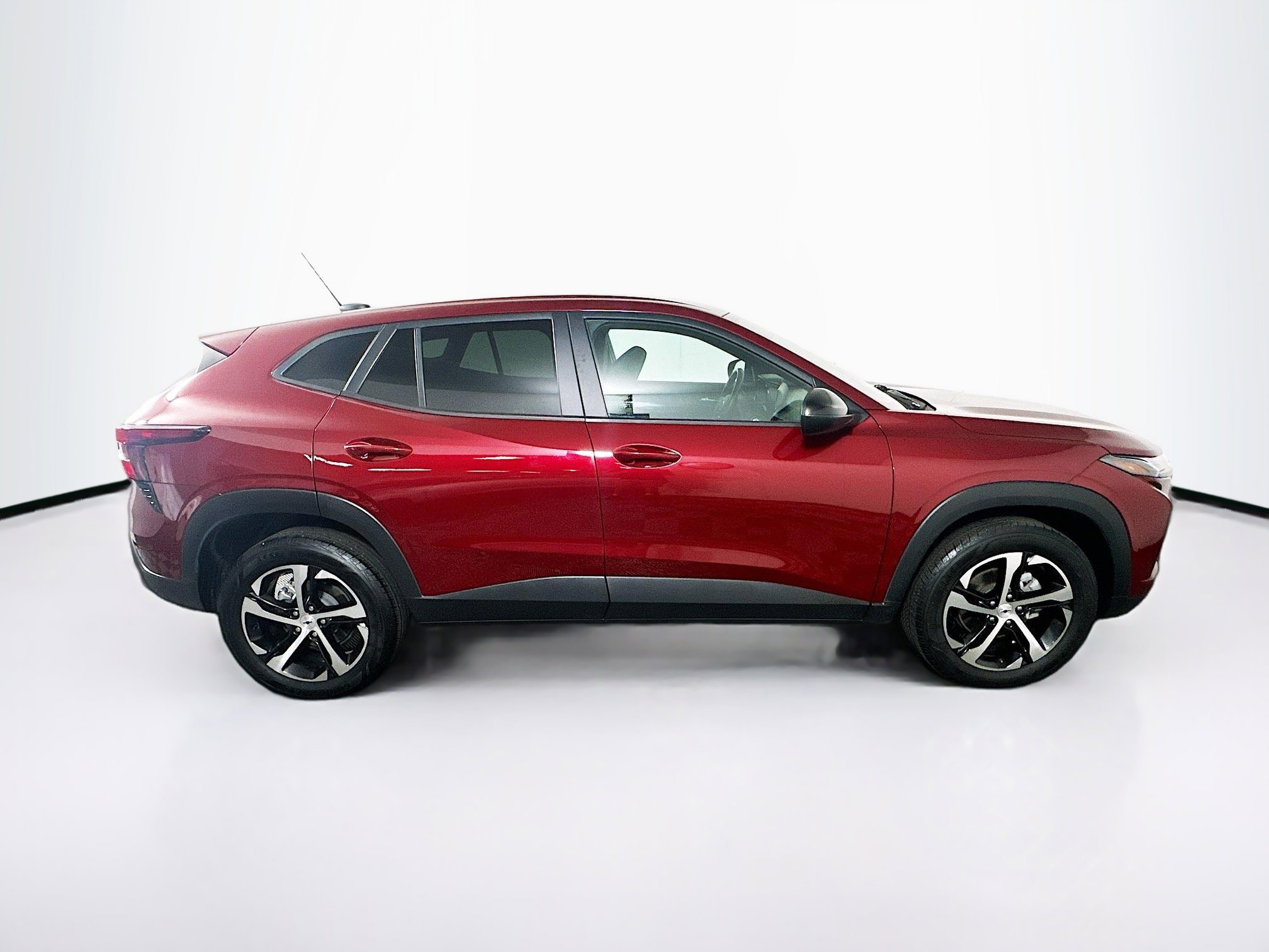 Used 2025 Chevrolet Trax RS FWD image 10