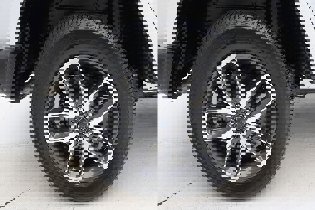 Used 2024 Jeep Wrangler Unlimited w/ Convenience Group image 9