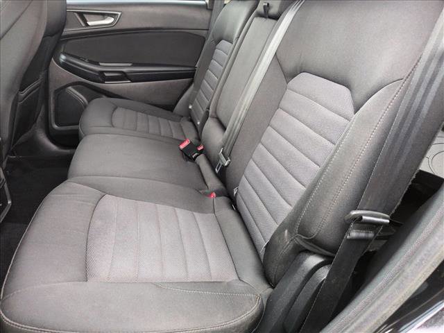 Used 2017 Ford Edge SE image 18