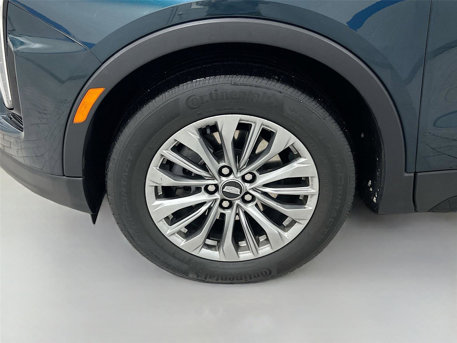 Used 2025 Cadillac XT4 Premium Luxury image 30