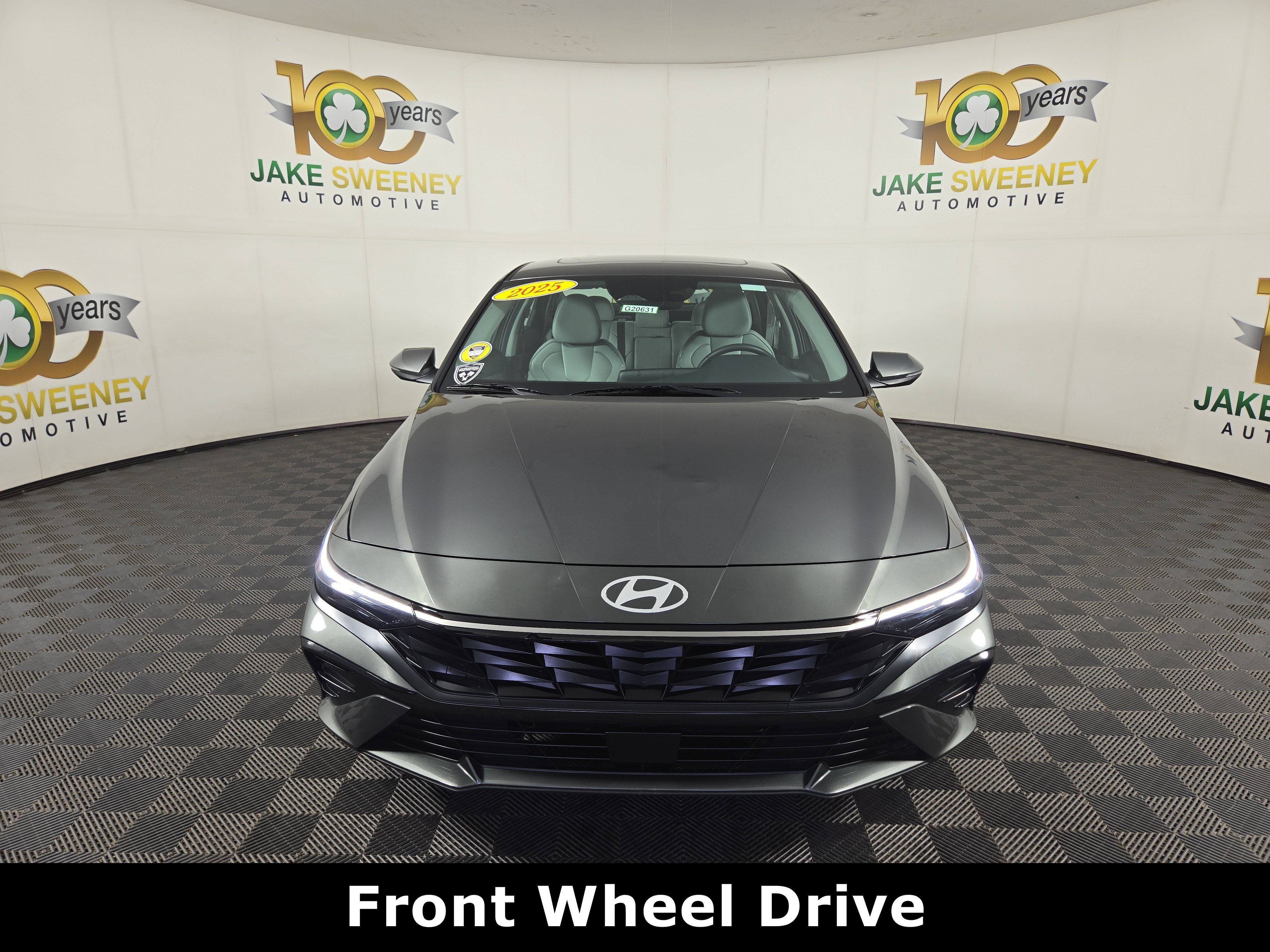 Used 2025 Hyundai Elantra Limited FWD image 2