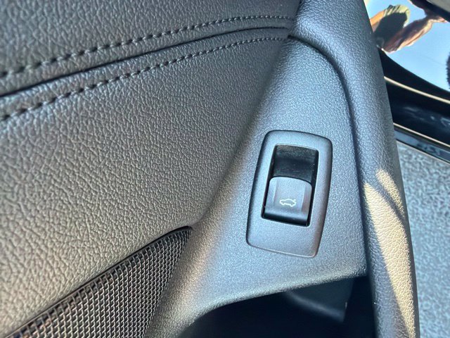 Used 2018 BMW 530i xDrive AWD/4WD image 10