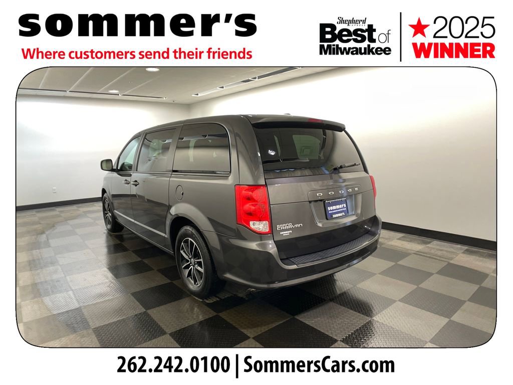 Used 2018 Dodge Grand Caravan SE image 3