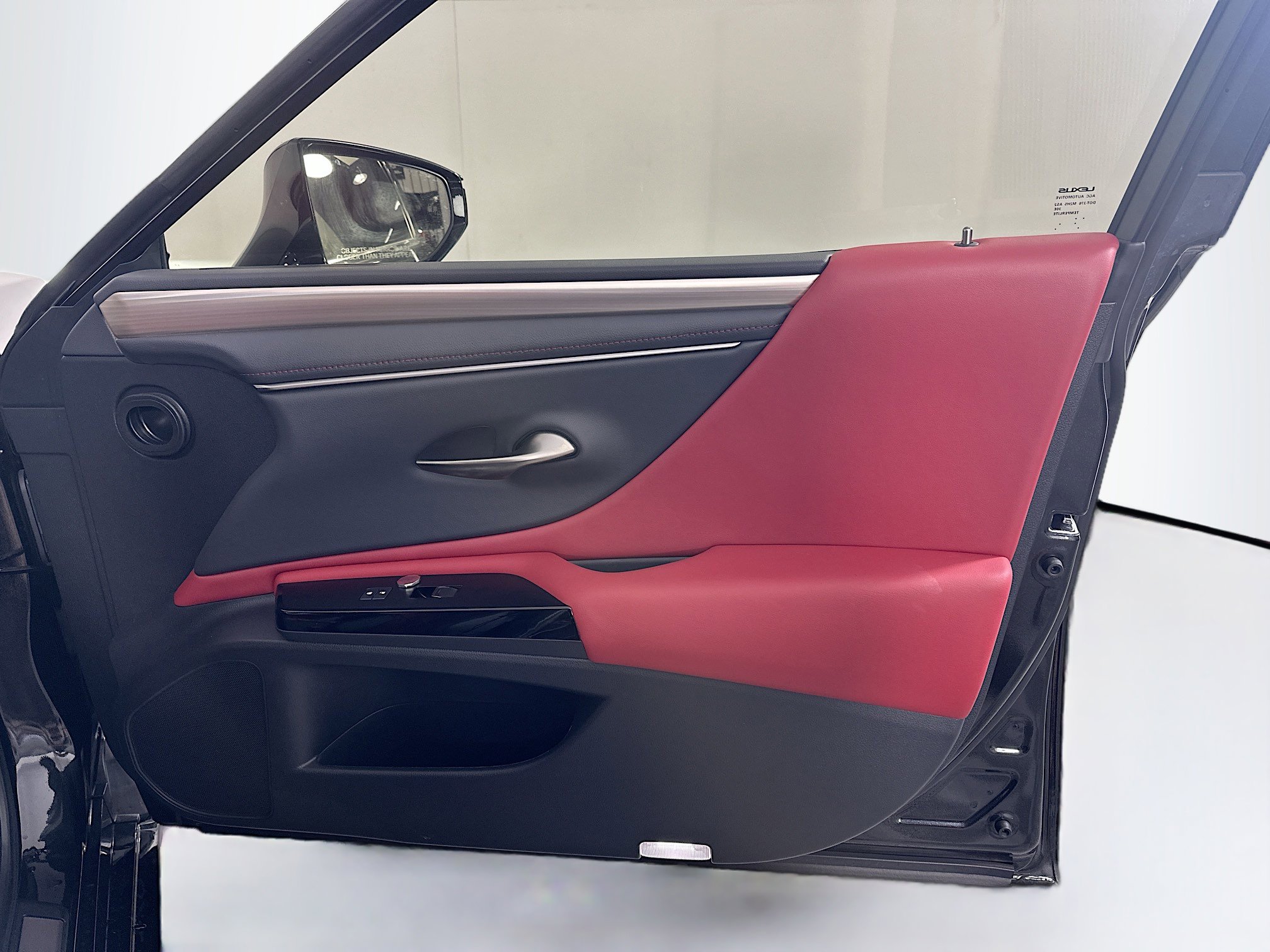 Used 2024 Lexus ES 350 F Sport w/ Accessory Package (Z2) image 33