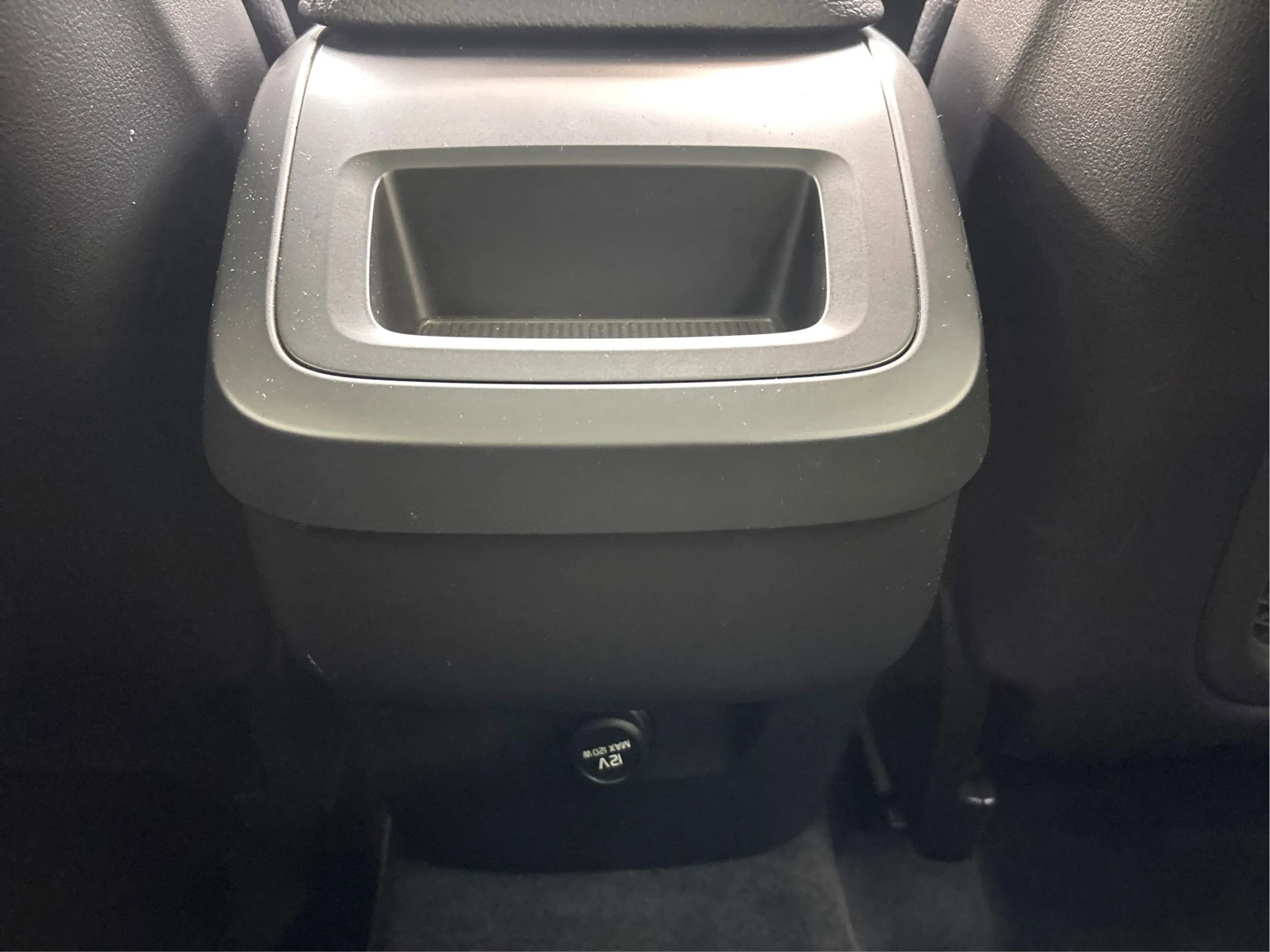 Used 2019 Volvo XC60 T5 Momentum w/ Multimedia Package image 29