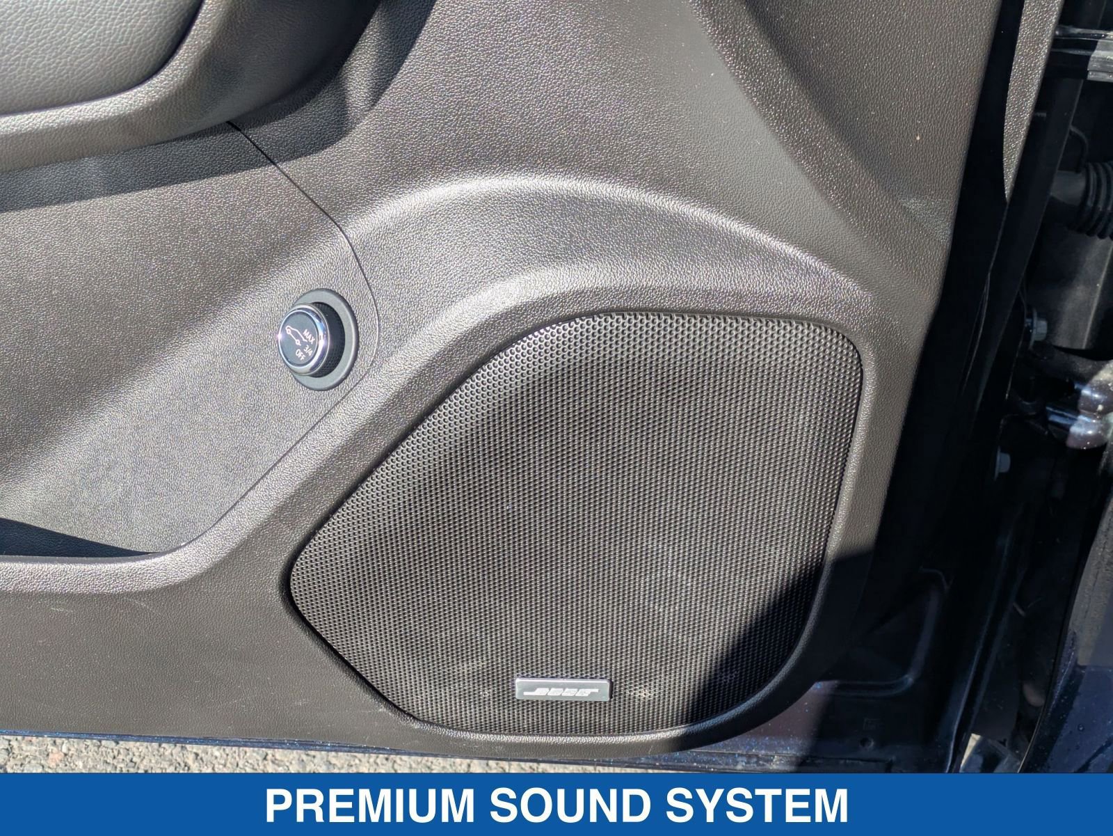 Used 2022 GMC Acadia SLT w/ Technology Package image 6