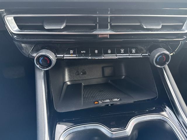 Used 2024 Chevrolet Traverse LT w/ Enhanced Driving Package image 33