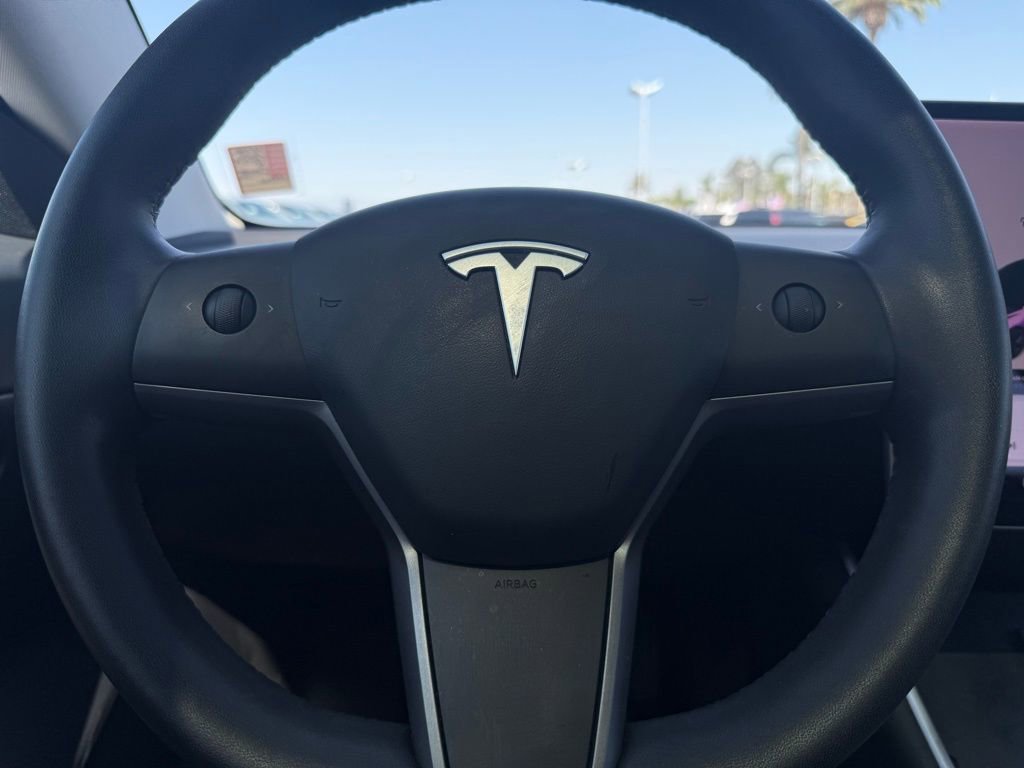 Used 2020 Tesla Model 3 Standard Range Plus image 22