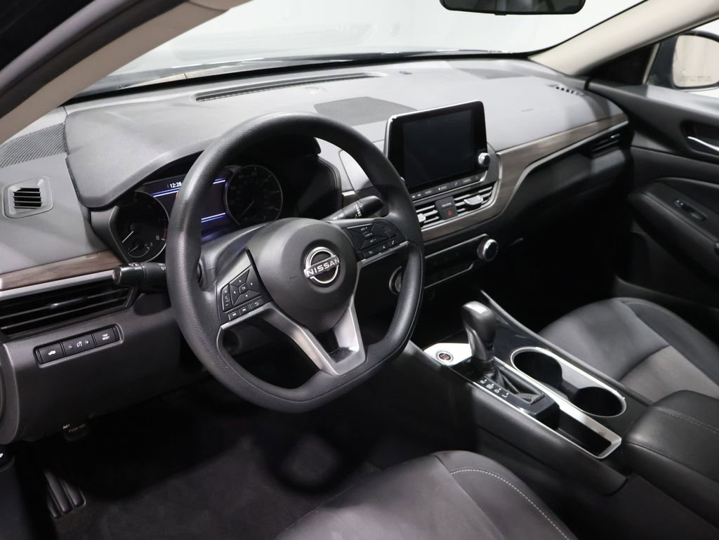 Used 2024 Nissan Altima 2.5 SV image 15