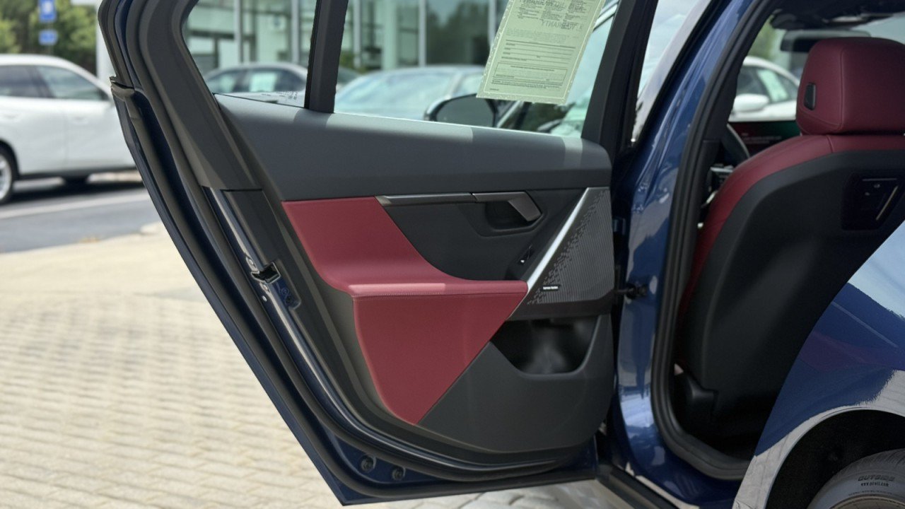 Certified 2025 BMW 530i RWD image 14