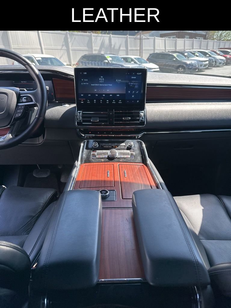 Used 2024 Lincoln Navigator Reserve AWD/4WD image 8