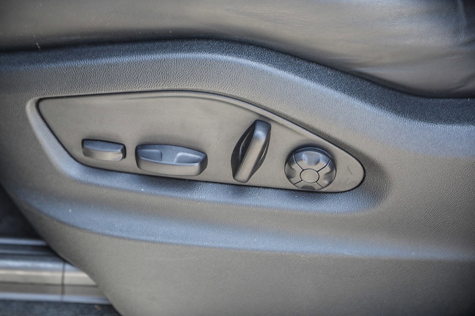 Used 2022 Porsche Cayenne Coupe image 19
