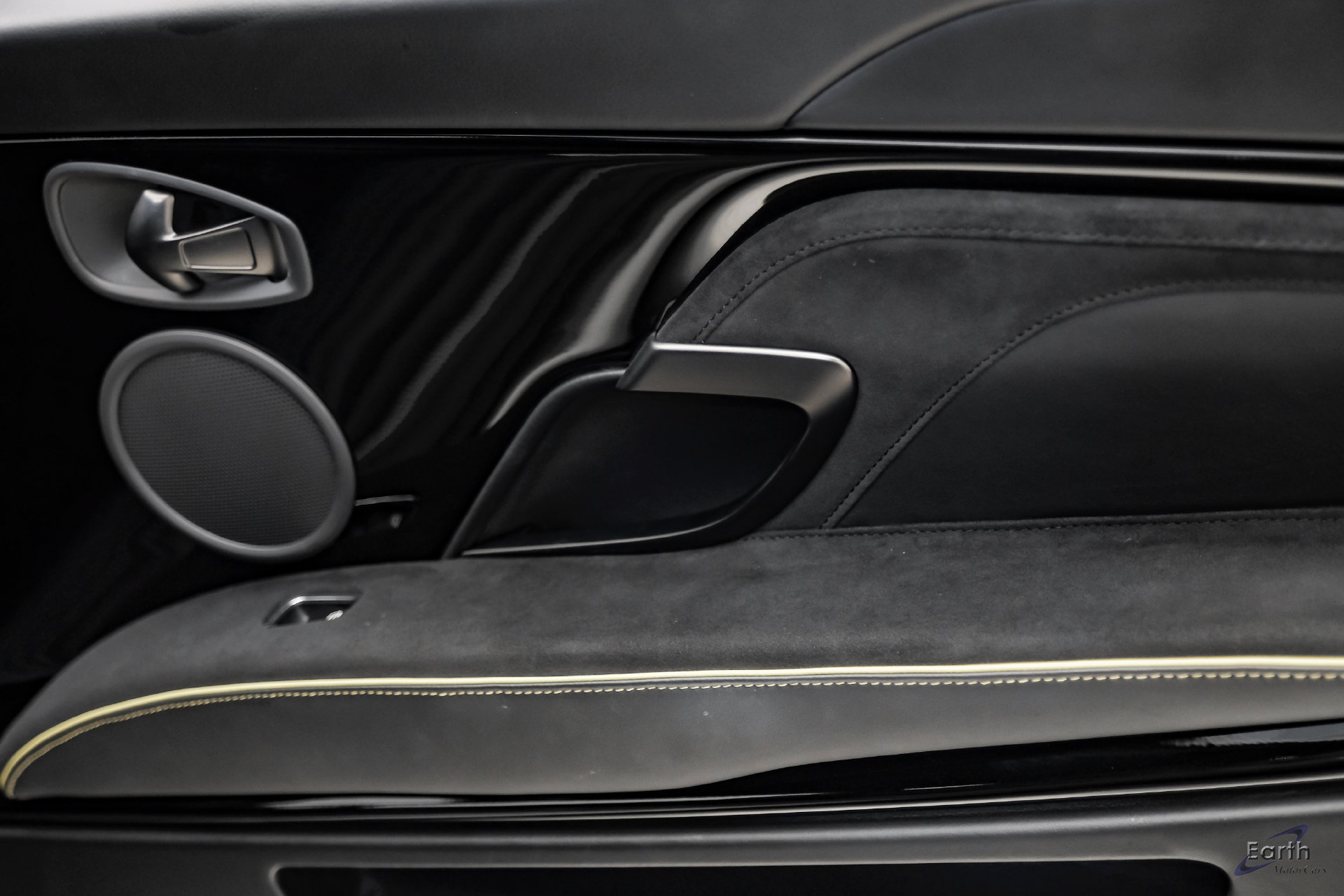 Used 2019 Aston Martin DBS Superleggera RWD image 91