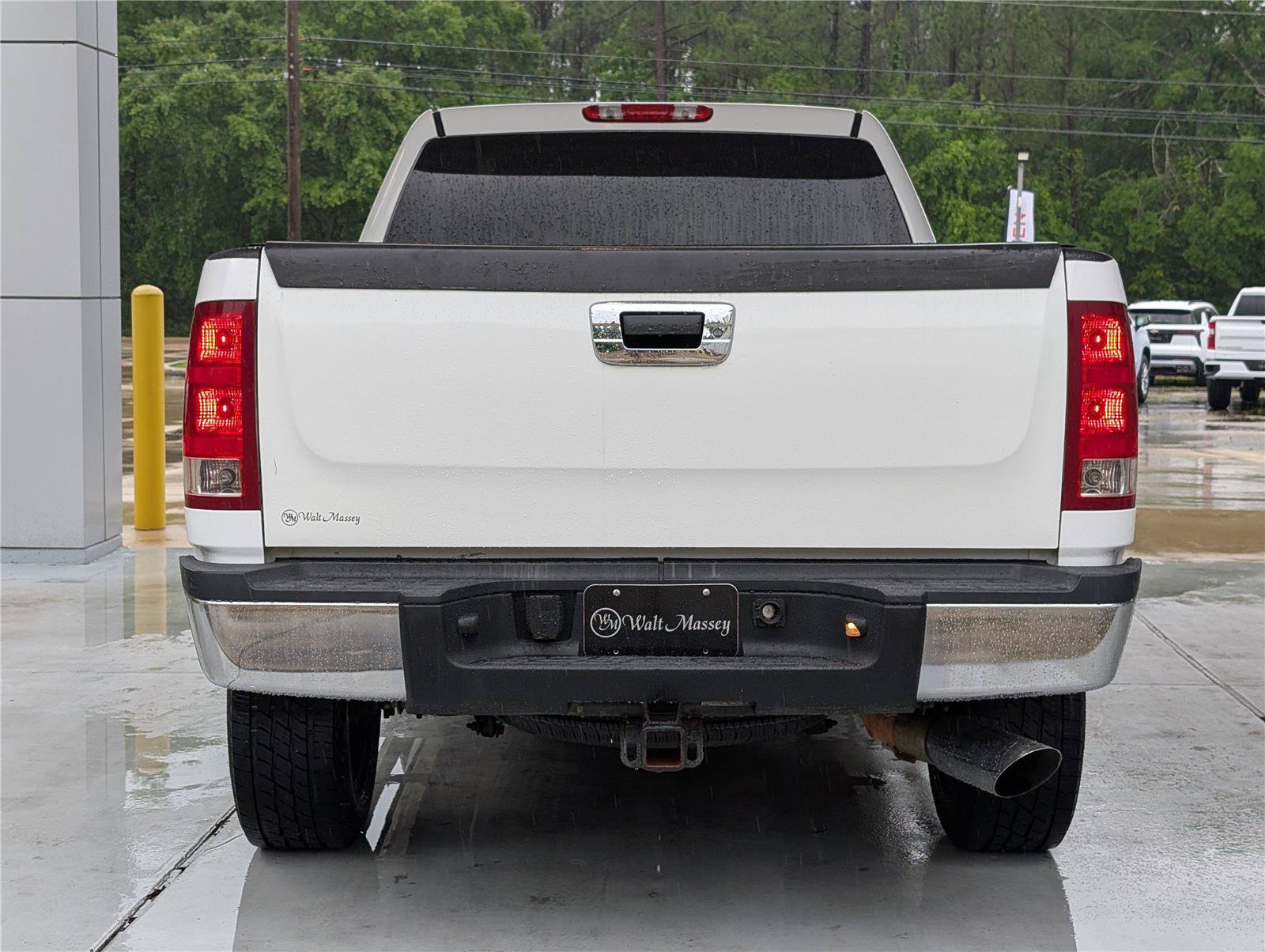 Used 2007 GMC Sierra 2500 SLE w/ EZ-Lift Tailgate Package RWD image 5