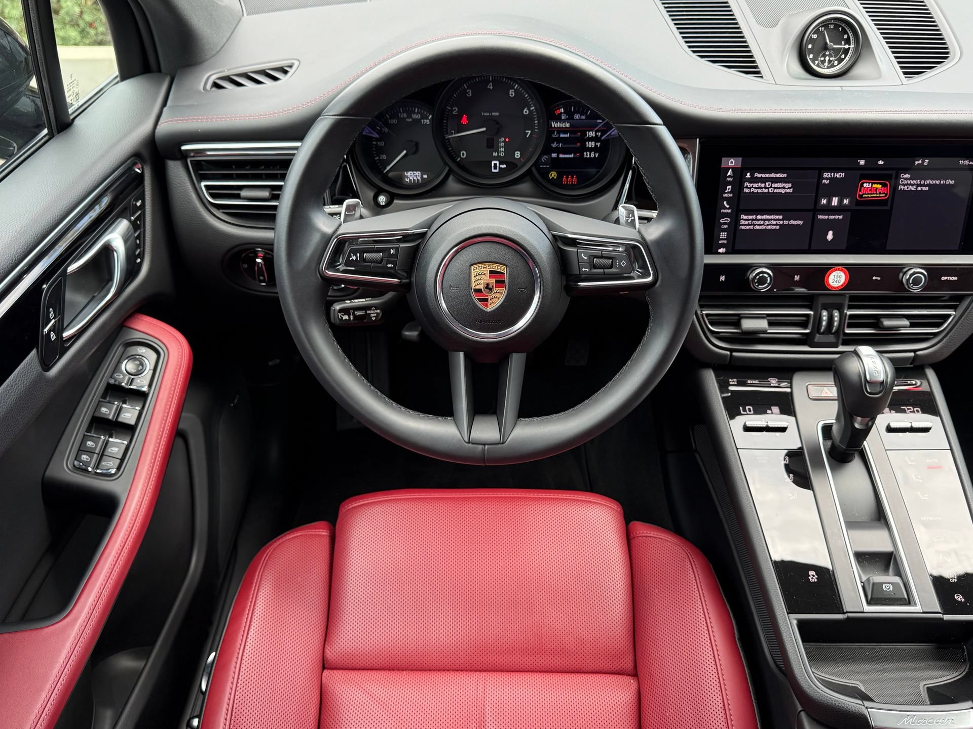 New 2025 Porsche Macan AWD/4WD image 15