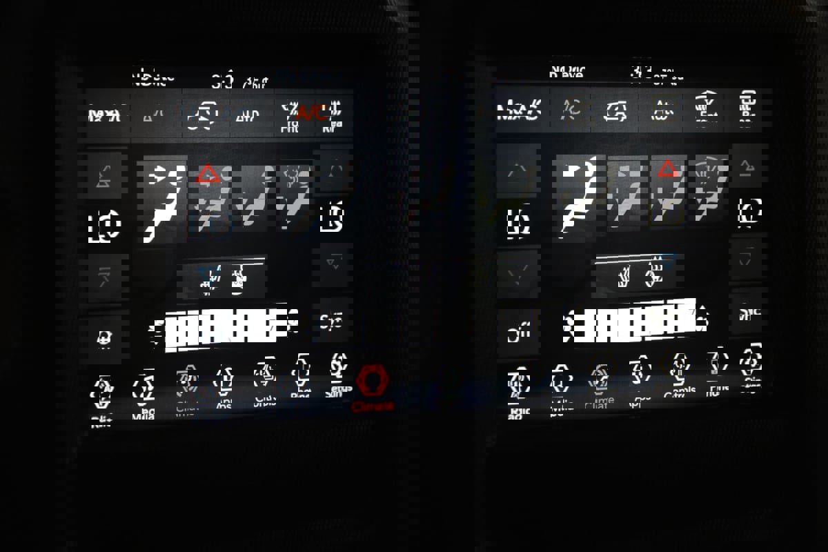 Used 2023 Jeep Wrangler Unlimited w/ Cold Weather Group image 28