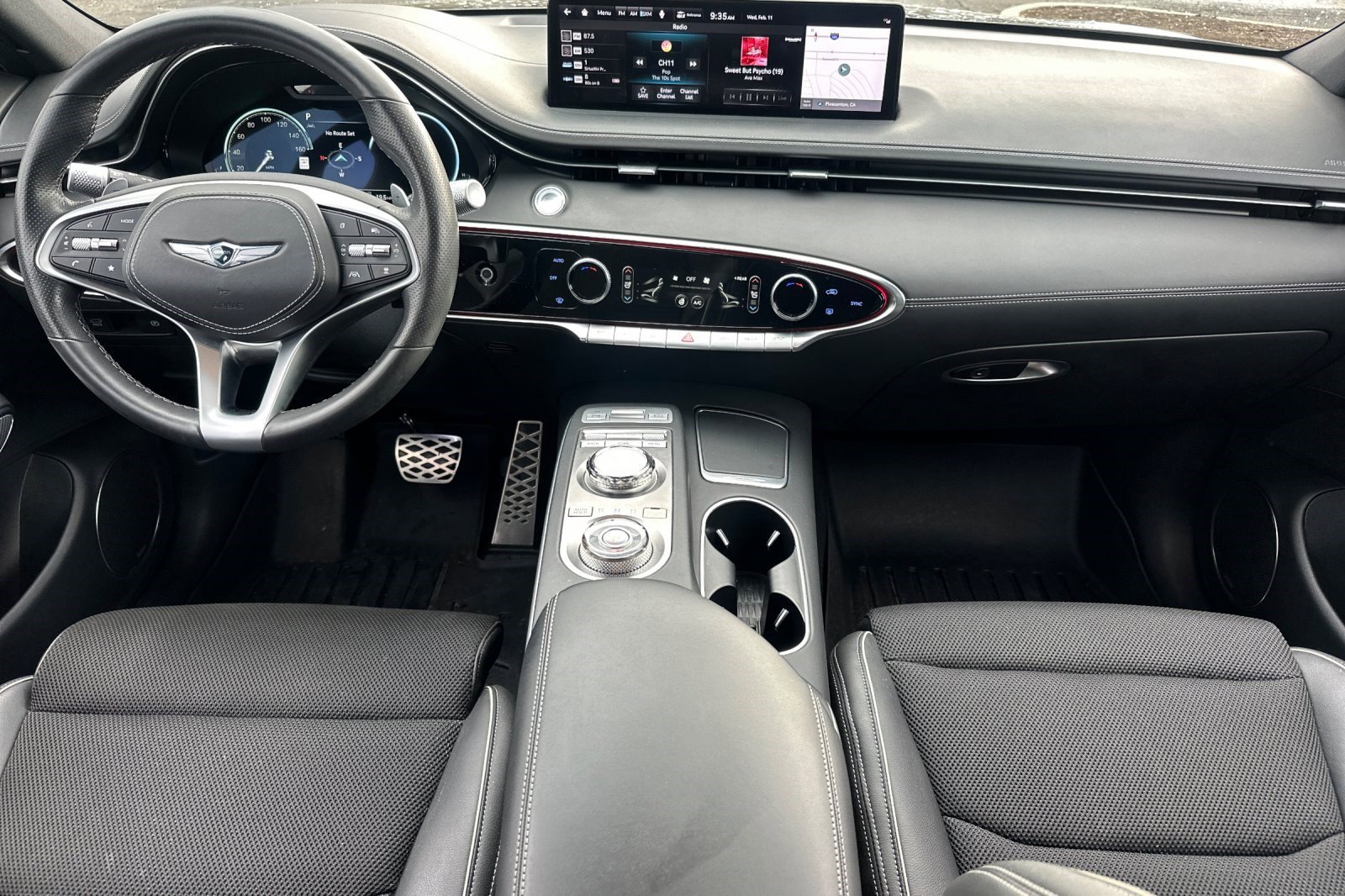 Used 2023 Genesis GV70 2.5T w/ Sport Prestige Package image 17