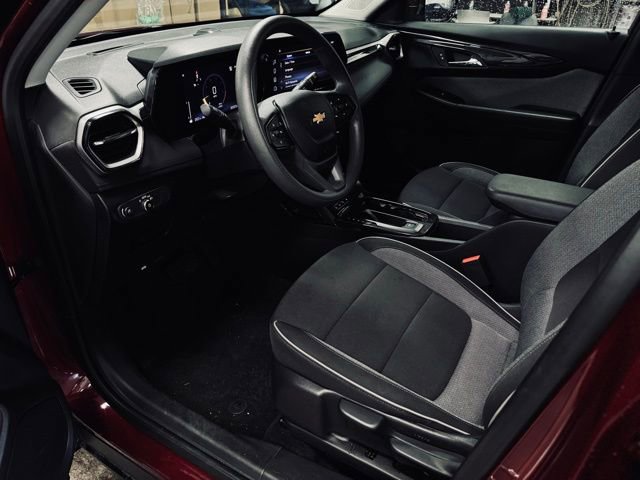 Used 2025 Chevrolet TrailBlazer LT image 16