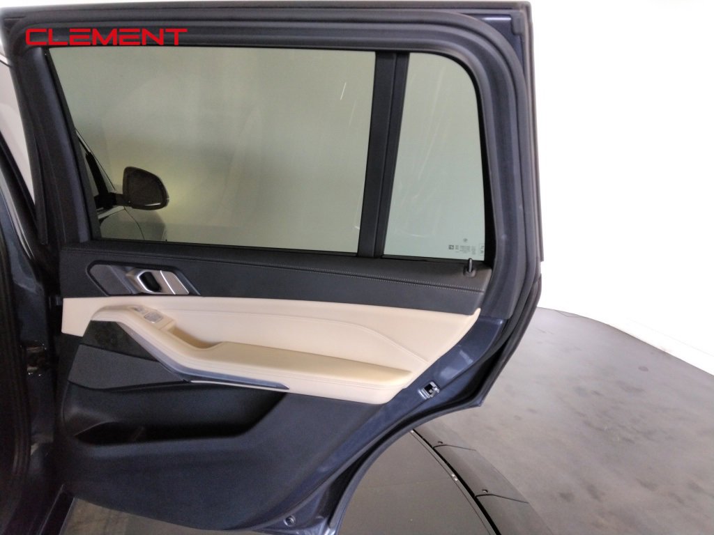 Used 2021 BMW X7 xDrive40i w/ Premium Package image 41