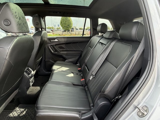 Used 2023 Volkswagen Tiguan SE R-Line FWD image 25