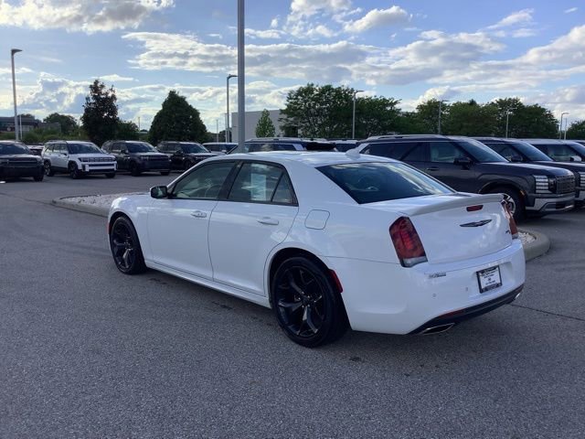 Used 2022 Chrysler 300 S RWD image 3