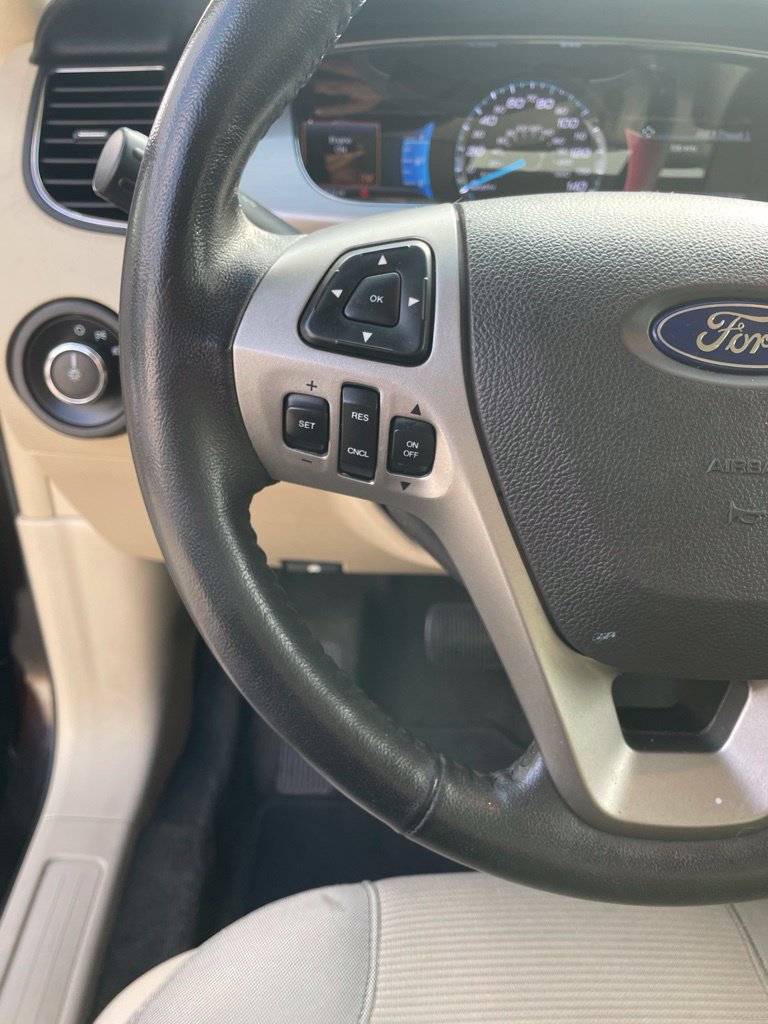 Used 2014 Ford Taurus SEL w/ Equipment Group 201A FWD image 10