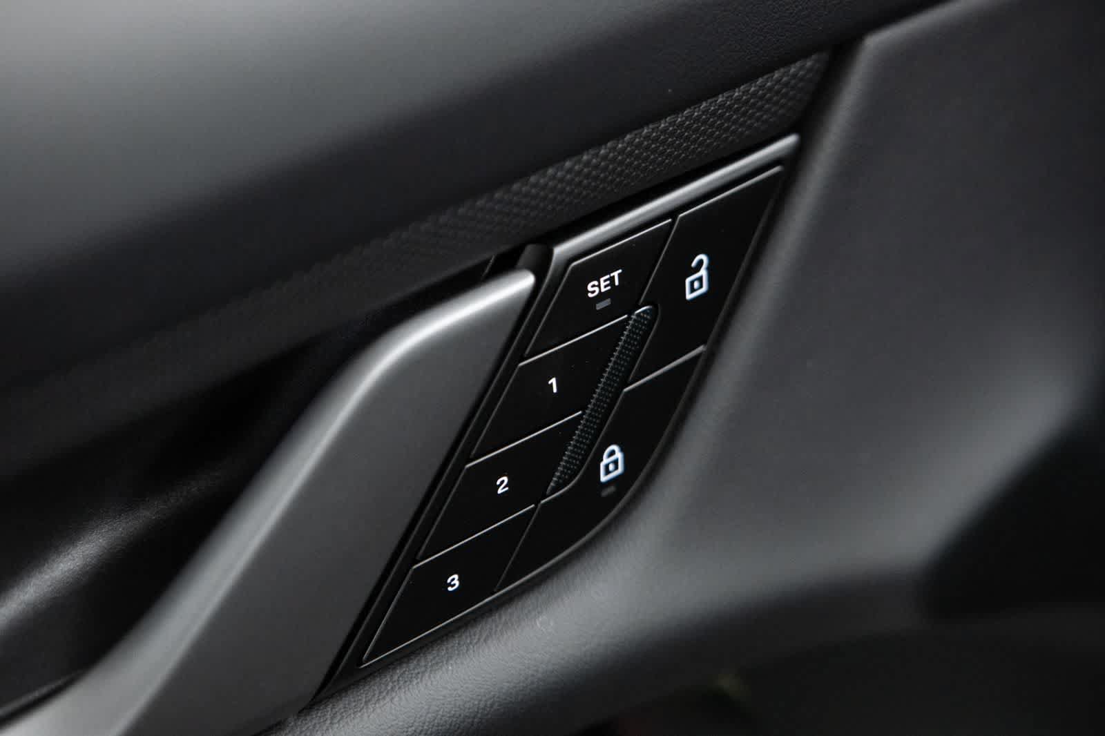 New 2026 Porsche Taycan 4S AWD/4WD image 25