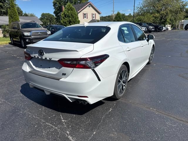 Used 2023 Toyota Camry SE w/ Cold Weather Package FWD image 7