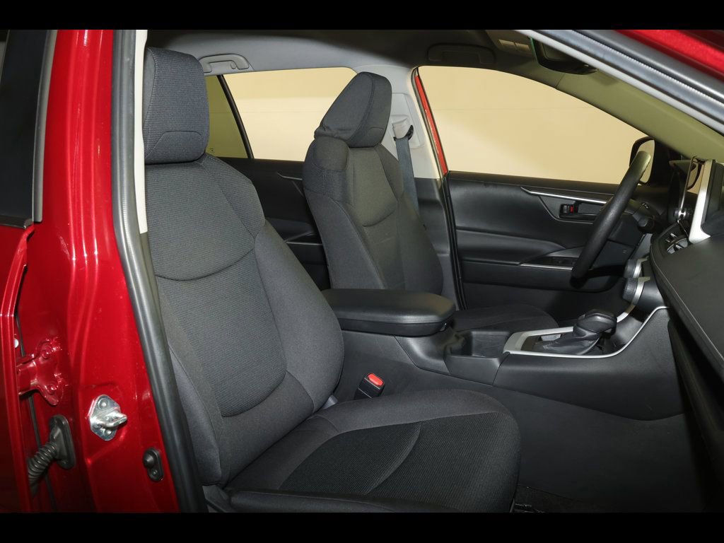 Used 2023 Toyota RAV4 LE AWD/4WD image 29
