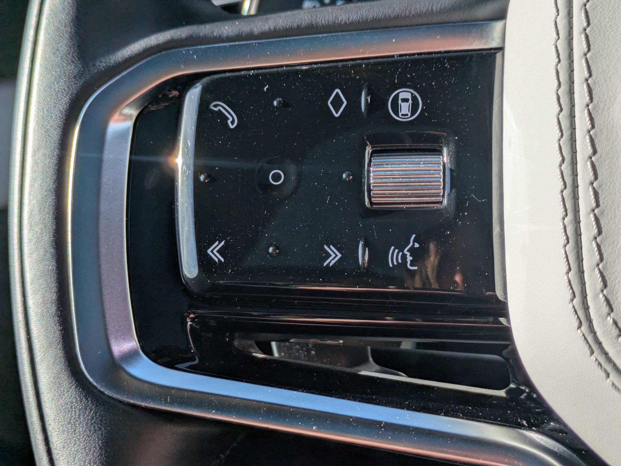 Used 2024 Land Rover Range Rover Sport SE image 16