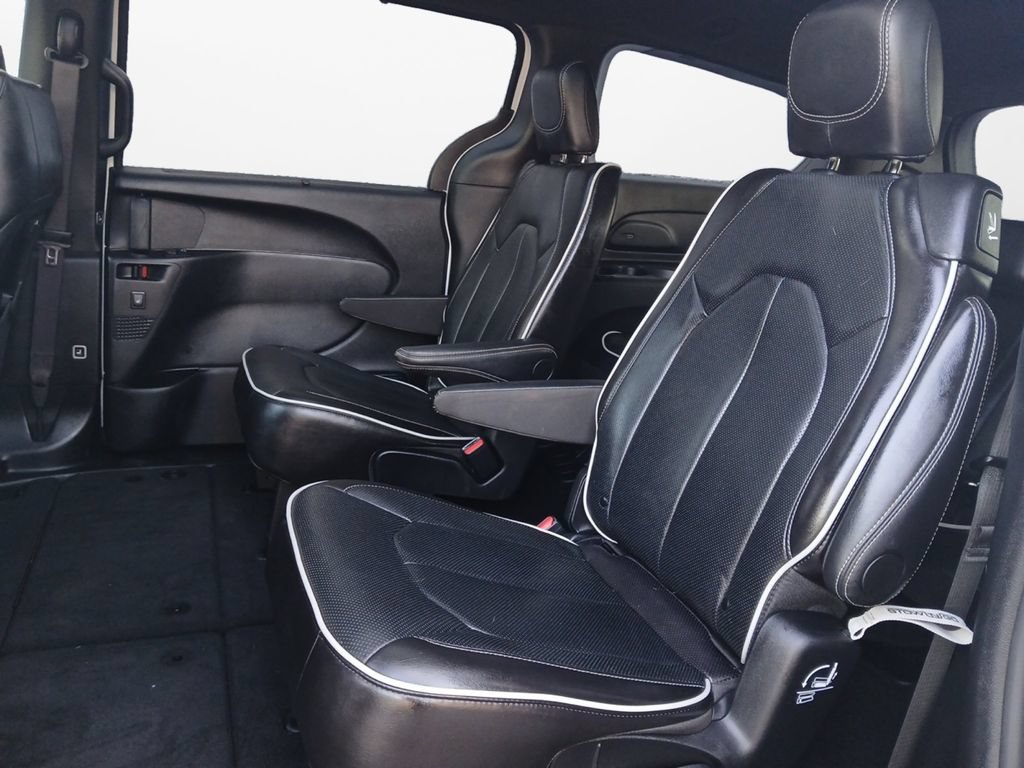 Used 2026 Chrysler Pacifica Limited w/ S Appearance Package FWD image 22