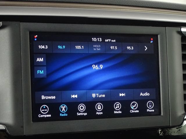 Used 2021 Chrysler Voyager L FWD image 28