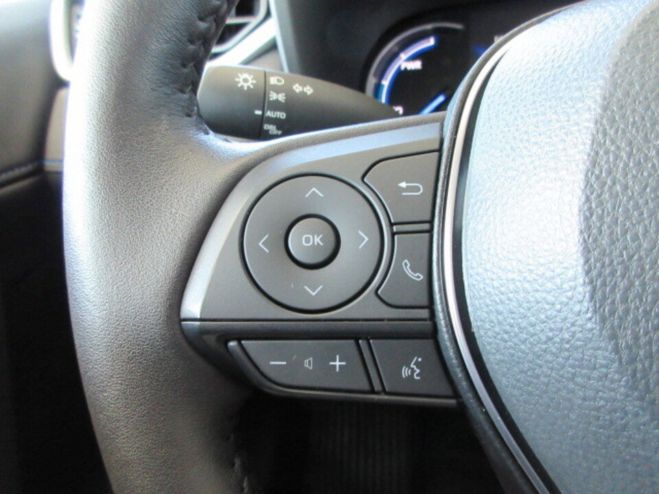 Used 2025 Toyota RAV4 XSE image 16