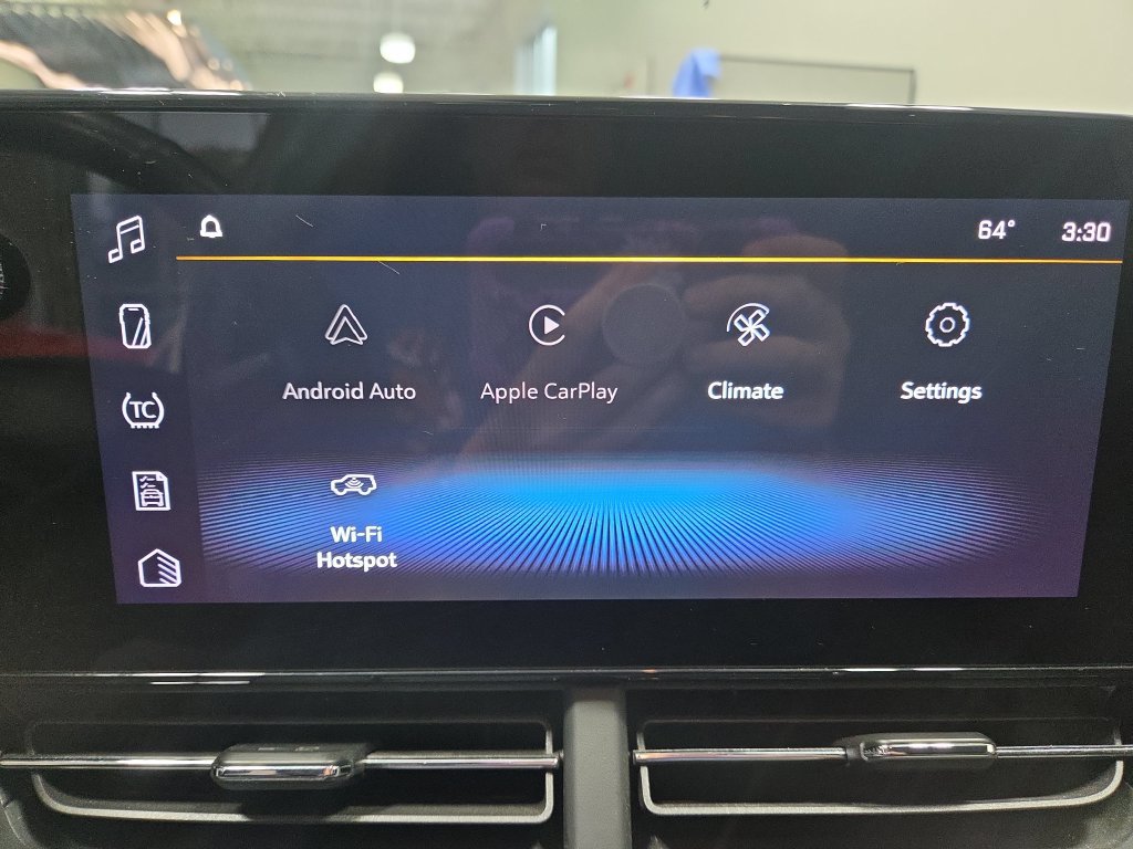 Used 2025 Chevrolet Trax LT w/ LT Convenience Package FWD image 39