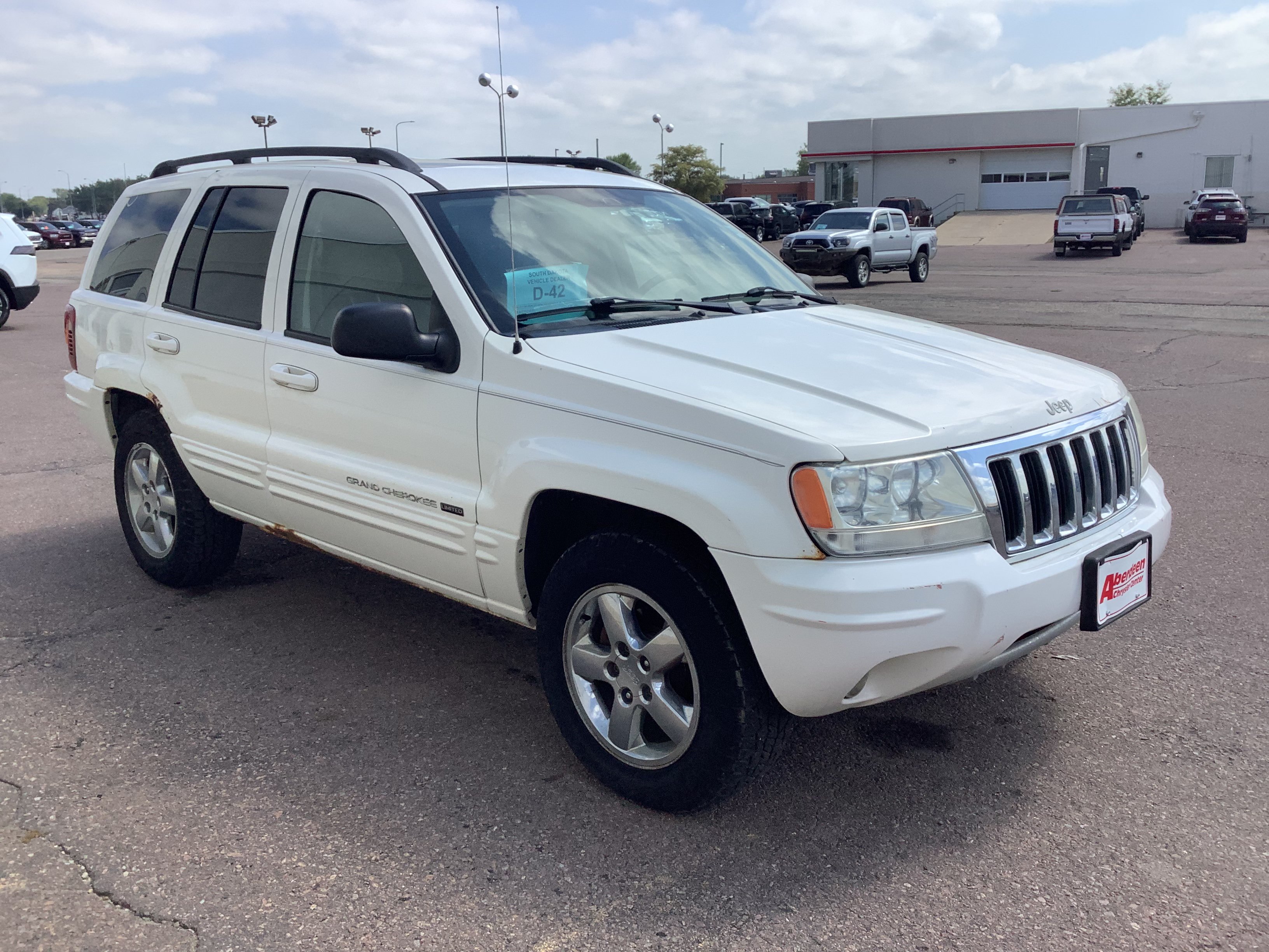 Used 2004 Jeep Grand Cherokee Limited w/ Trailer Tow Group IV AWD/4WD image 3