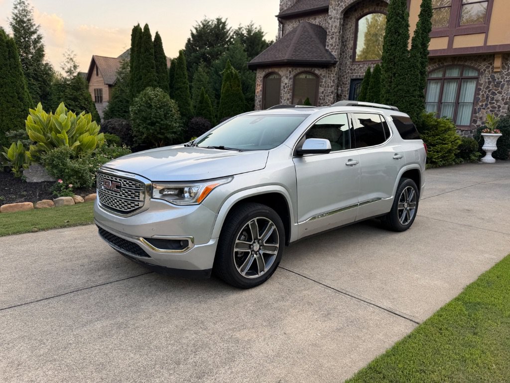 Used 2017 GMC Acadia Denali FWD image 2