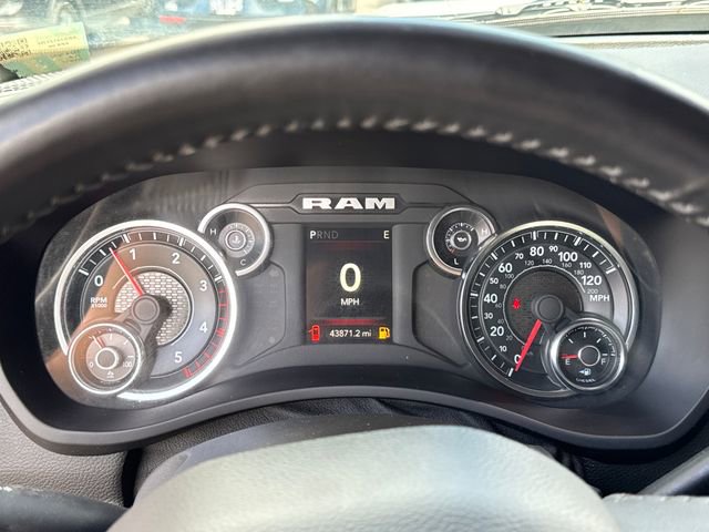 Used 2024 RAM 3500 Big Horn AWD/4WD image 16