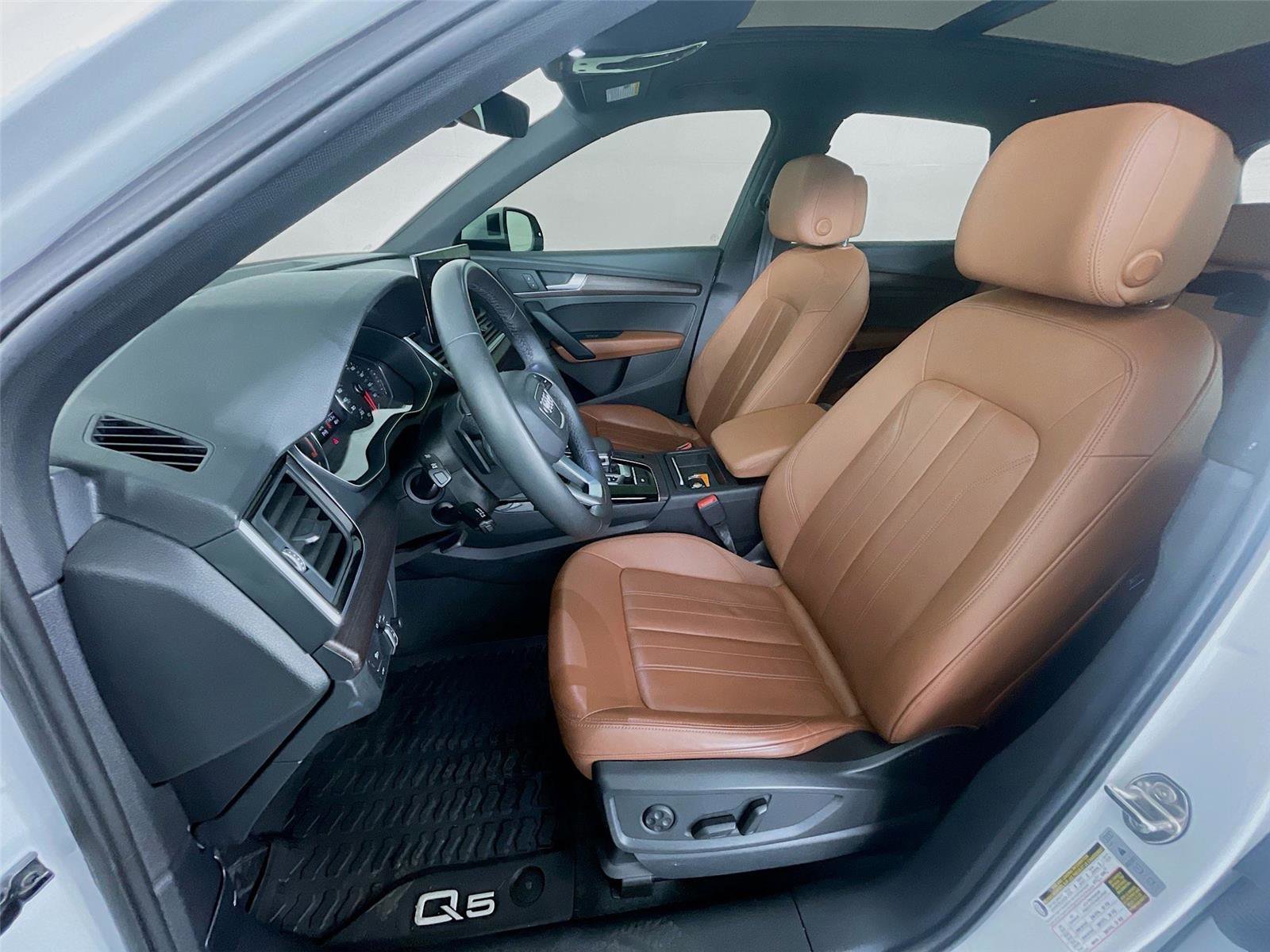 Used 2021 Audi Q5 Premium w/ Convenience Package image 23